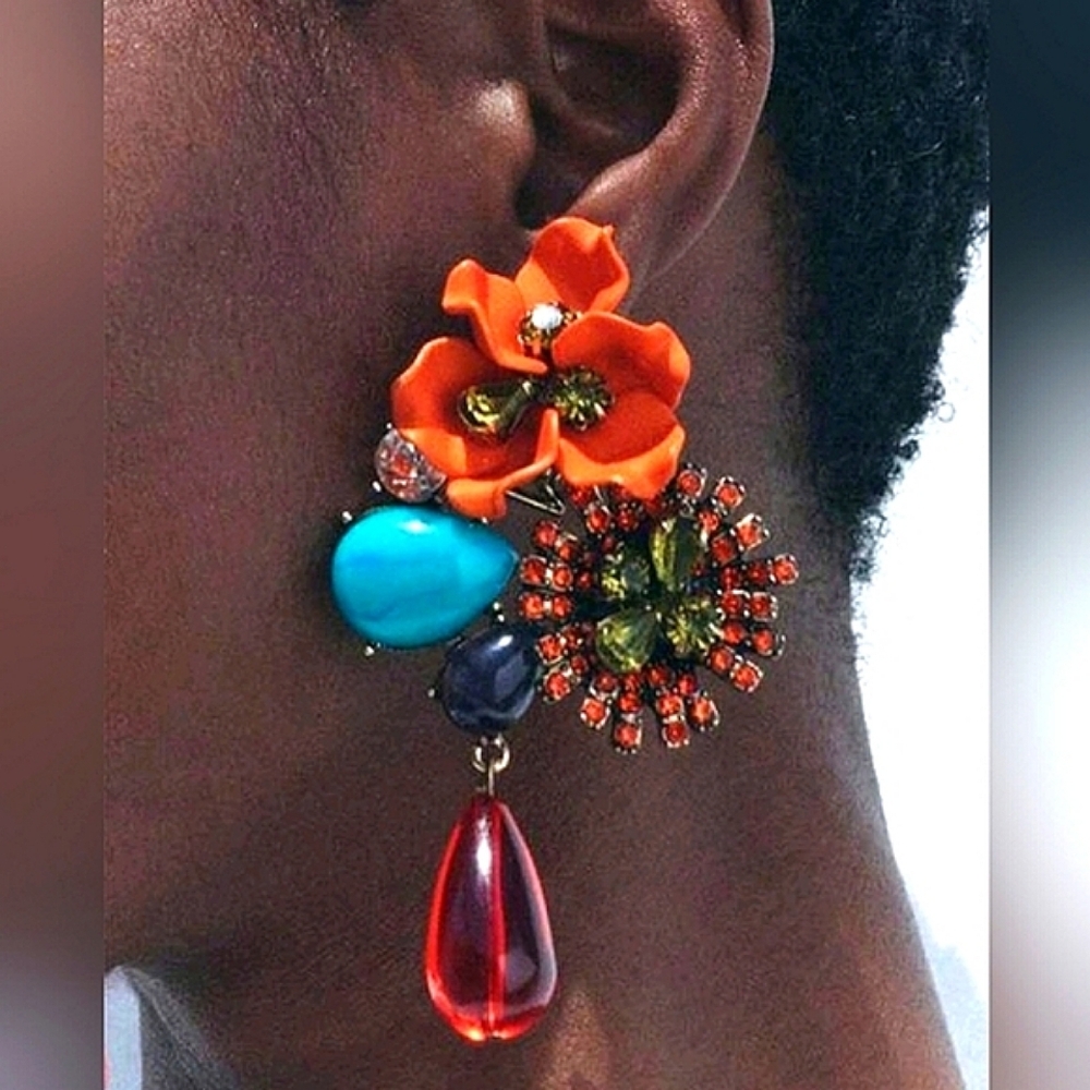 "Tadow" Crystal Tear-drop Dangle Earrings - Picture 2 of 8